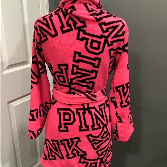 ULTRA SOFT PINK BY VICTORIA’S SECRET ROBE - Picture 3 of 7